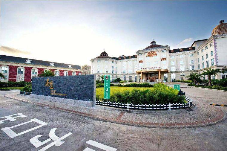 「珠海」538元爱琴海汽车精品酒店男爵大床房，平日周末不加收