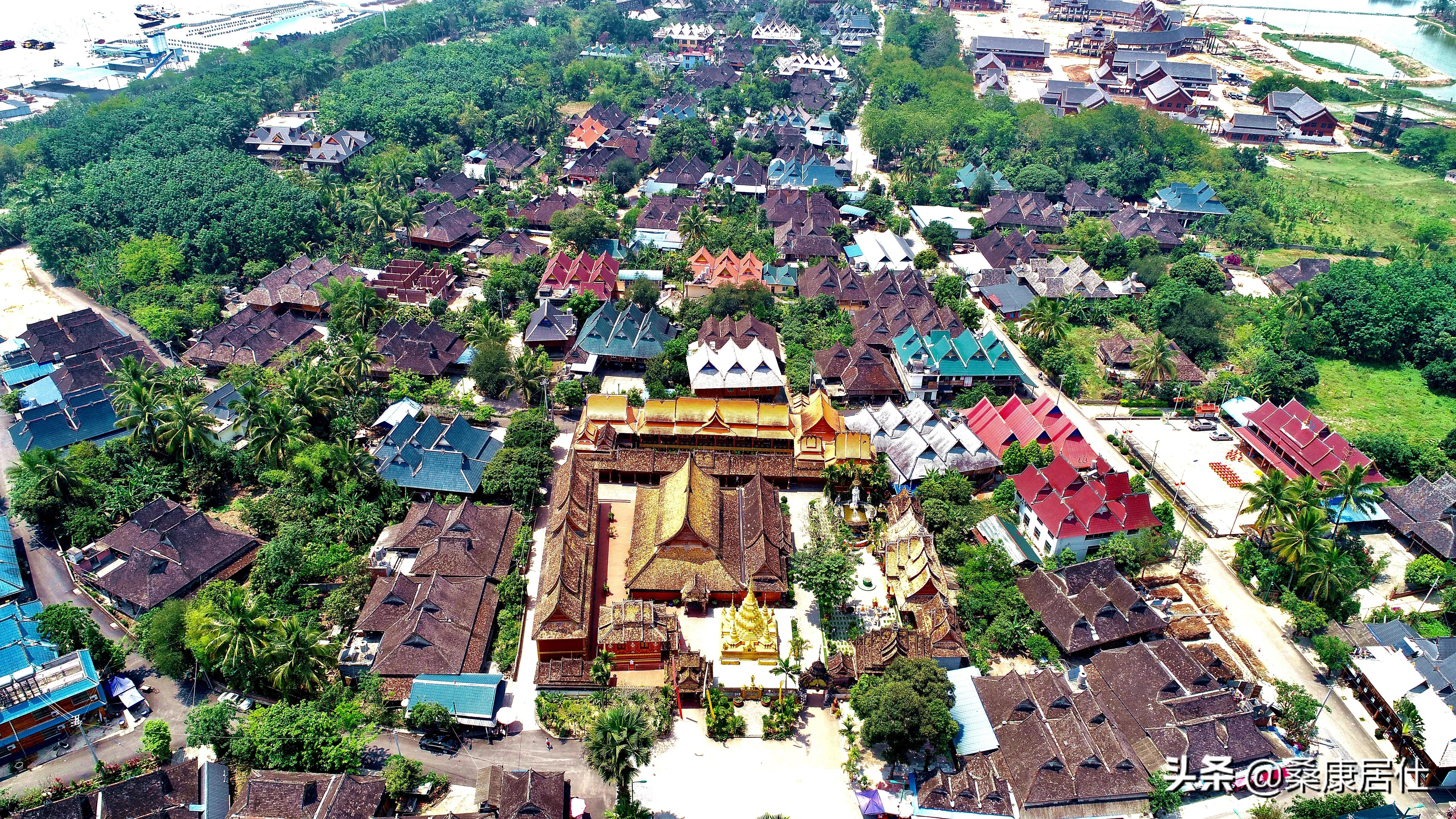 西双版纳旅游直播傣族园泼水节,云南西双版纳泼水节旅游攻略