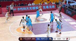 过不去了！“周琦发球”再度响彻CBA赛场，这个梗要玩到何时？