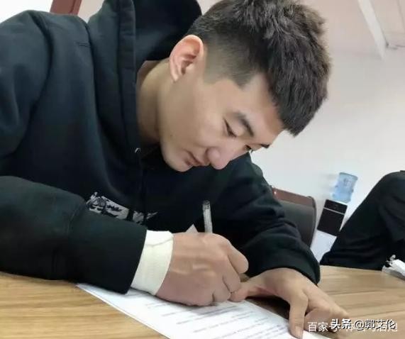 史蒂芬森cba事件还原,史蒂芬森cba搞笑假摔