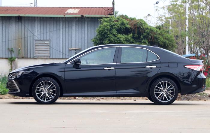 全新丰田凯美瑞2.5g豪华版,商务两不误的轿车