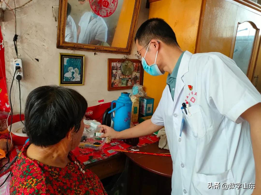 查体车开进村，医生找上门！莱西市市立医院开展“走百村进万家”健康义诊活动
