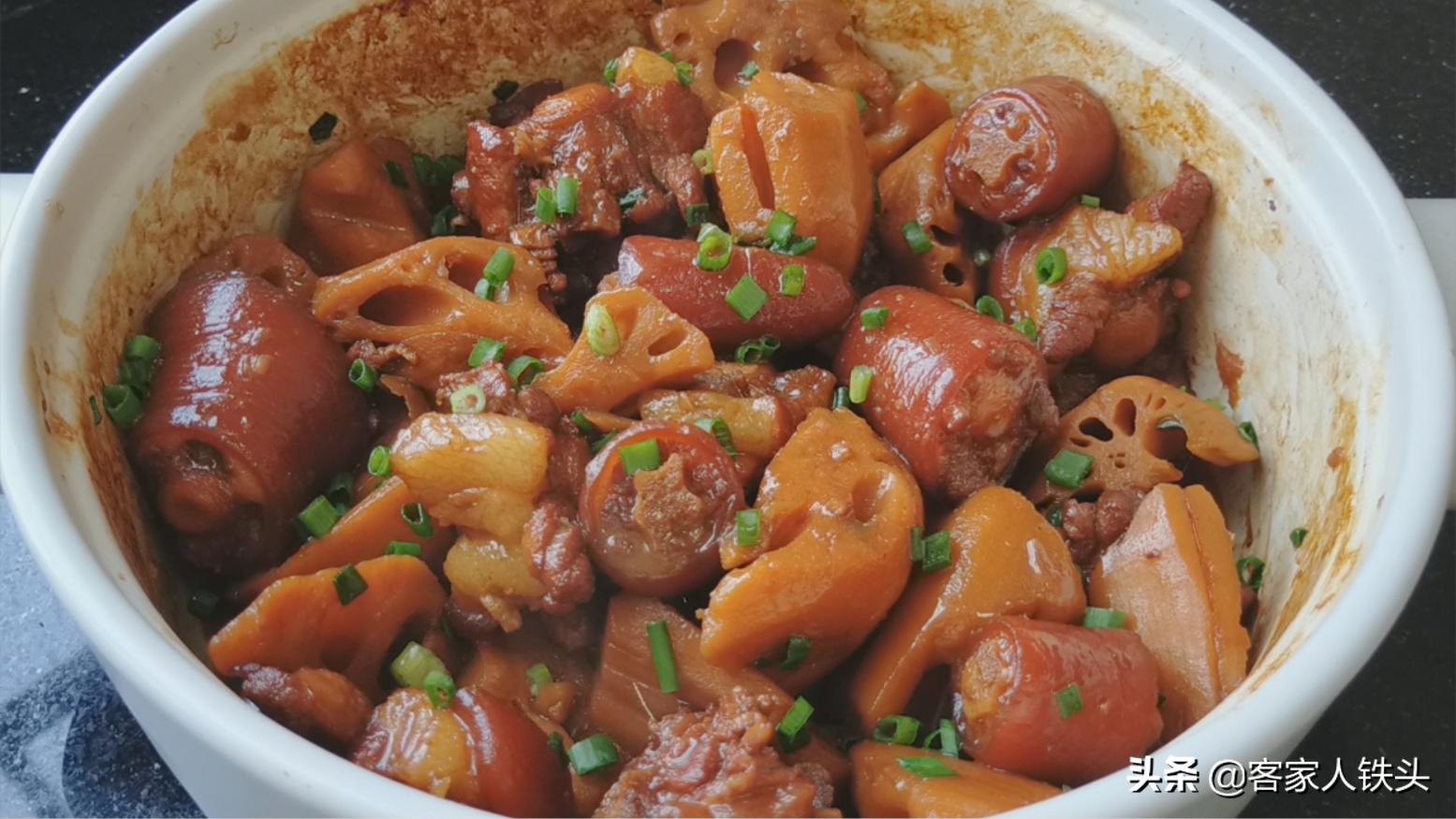 2节莲藕不煎不炸,这样做一锅,大人小孩抢着吃,营养好吃又下饭