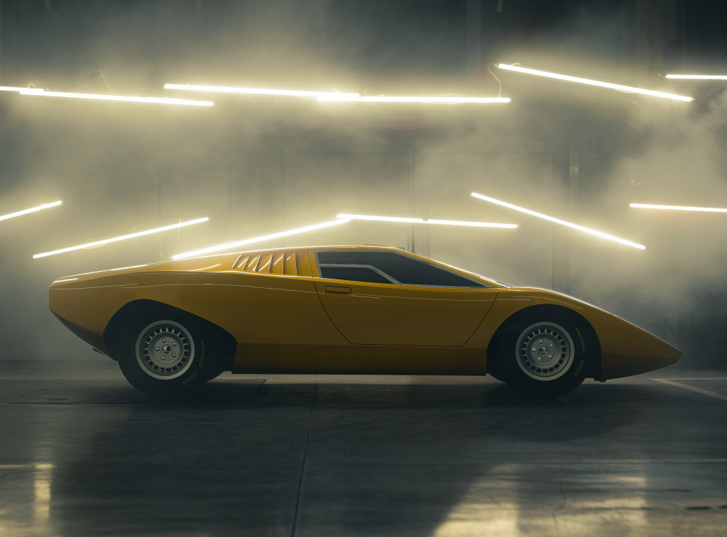 鍏板崥鍩哄凹榛戣壊,鍏板崥鍩哄凹鍨嬪彿