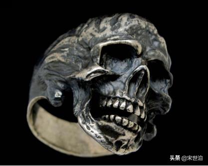 提升格调的日常配饰,小众配饰拯救沉闷穿搭