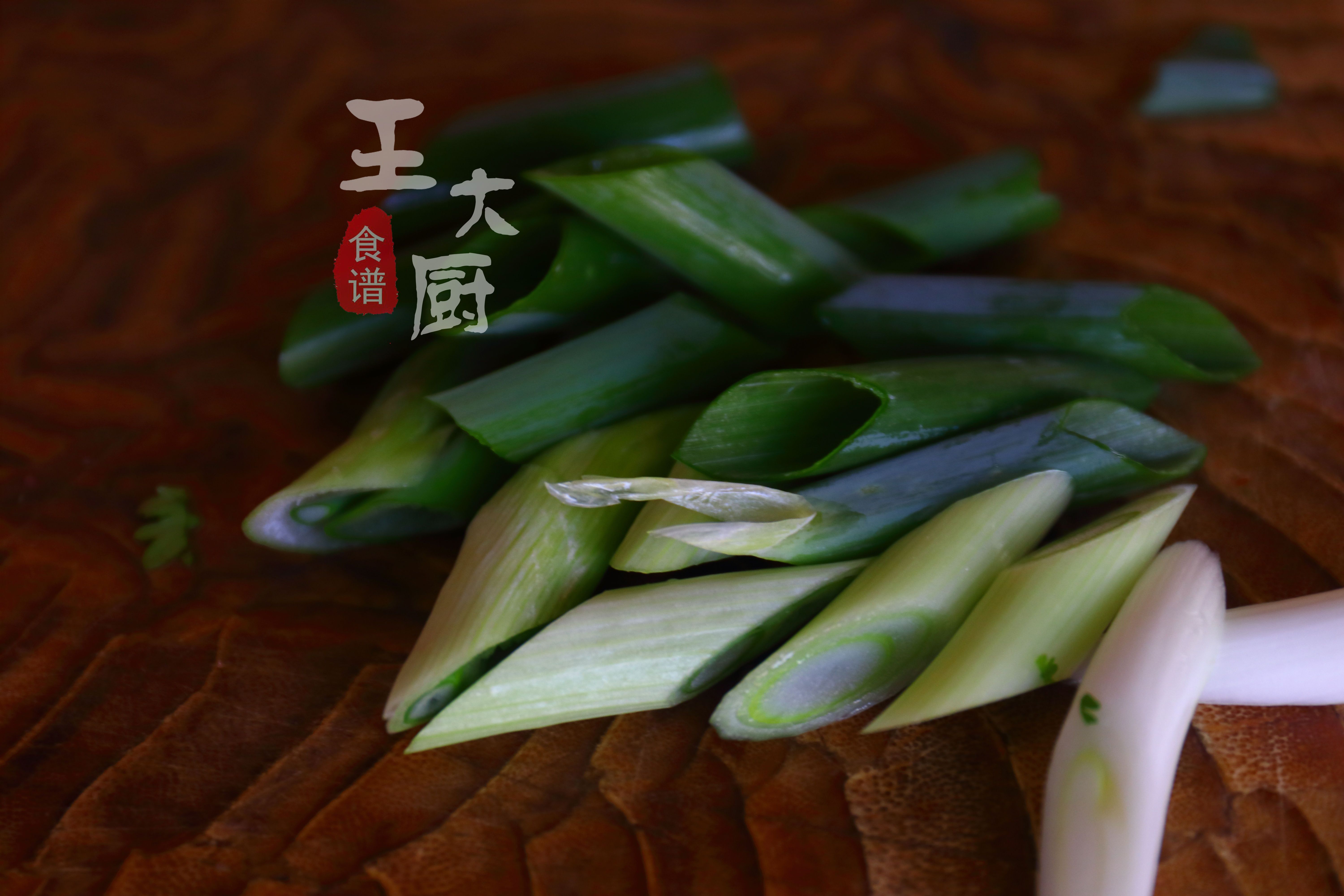 油焖大虾正宗的家常做法,年夜饭少不了美味可口的油焖大虾