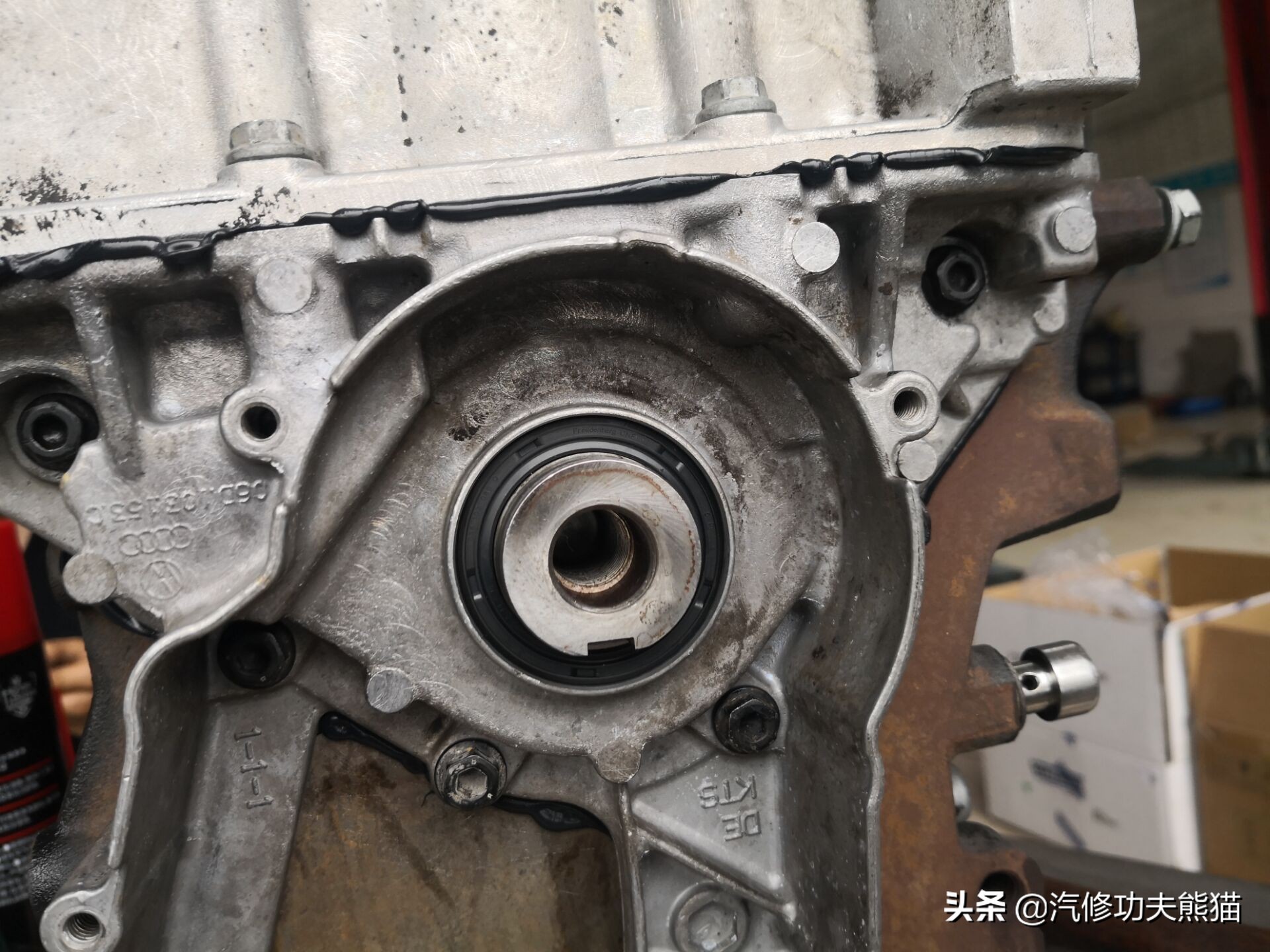 10年奥迪a6l2.0t烧机油维修,奥迪a6l2.0t烧机油吗