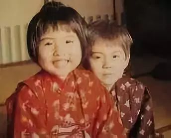 宝冢歌剧团男役可爱片段,宝冢歌剧团男役展示魅力