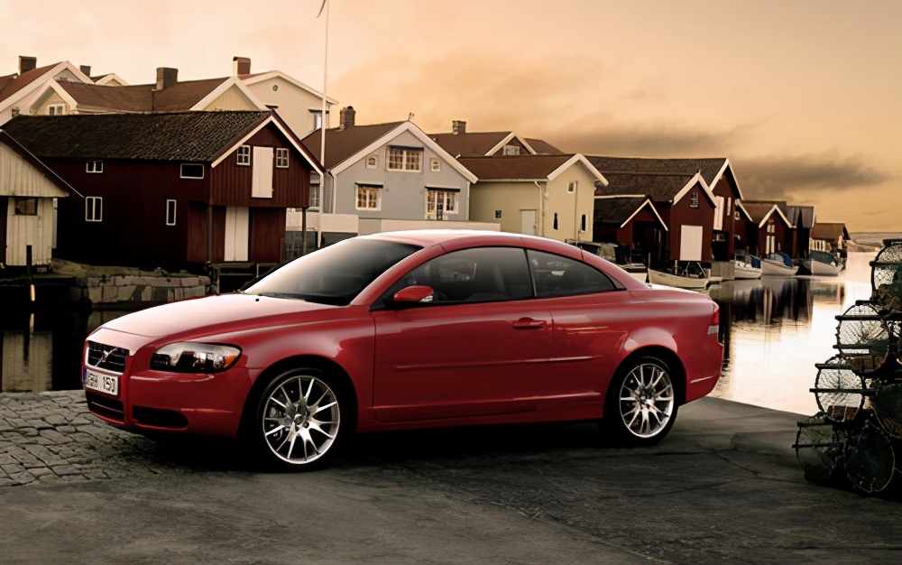 即将上市的平民敞篷车,硬顶敞篷车v6