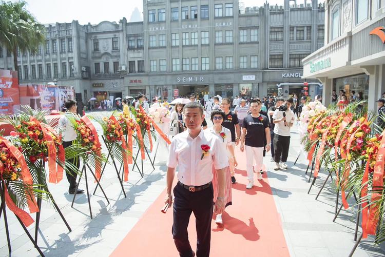 蜘蛛王运动旗舰店,蜘蛛王品牌运动旗舰店直播