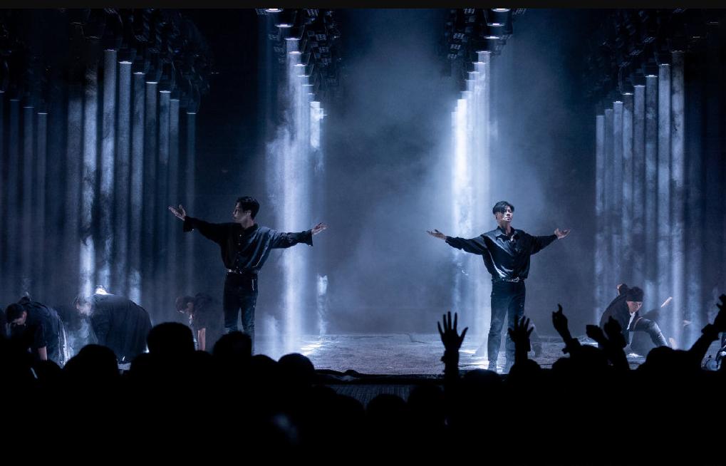 披哥二决赛陈小春能进前三不,陈小春披哥所有舞台