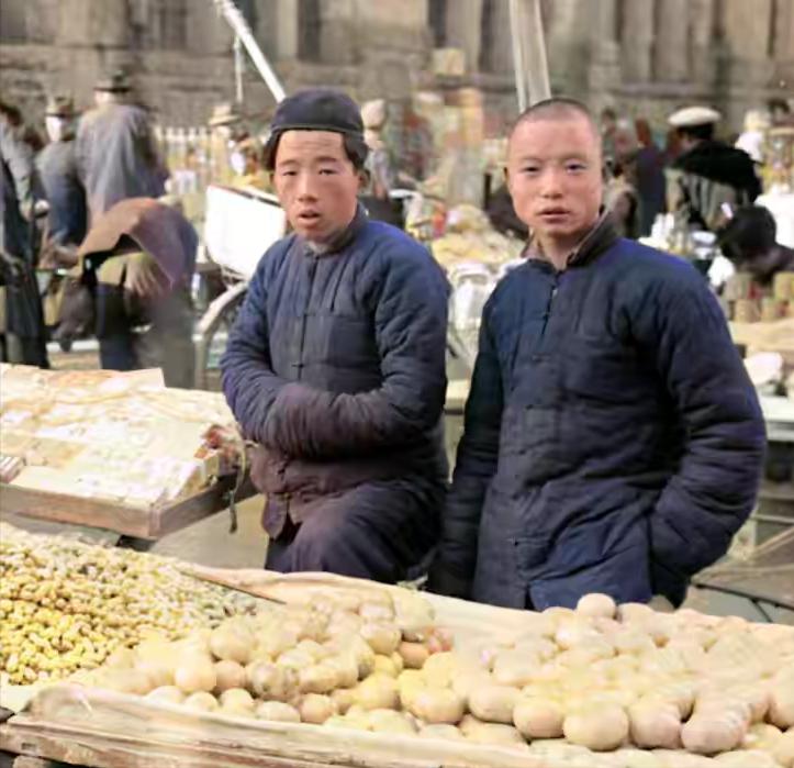 怀念一下以前穿过的旧衣服,小时候穿过时的旧衣服