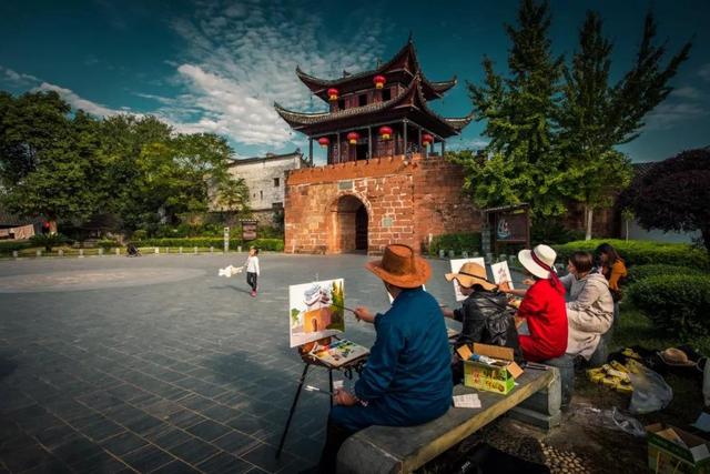 黔阳古城和洪江古商城区别,洪江古商城是黔城古城吗