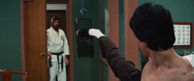 周星驰电影致敬李小龙,周星驰致敬李小龙视频完整版