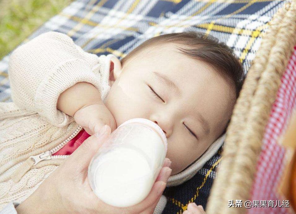 宝宝抗拒奶瓶原因,宝宝抗拒母乳是怎么回事