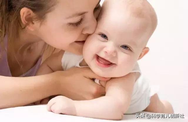 天热宝宝脸上起了好多痱子怎么办,天热了宝宝背上长痱子了怎么办