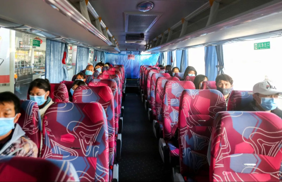 九牧接送员工,九牧包机复工视频