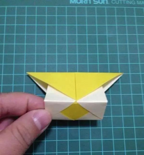 迎接新年的剪纸灯笼,做灯笼来点过年的气氛吧