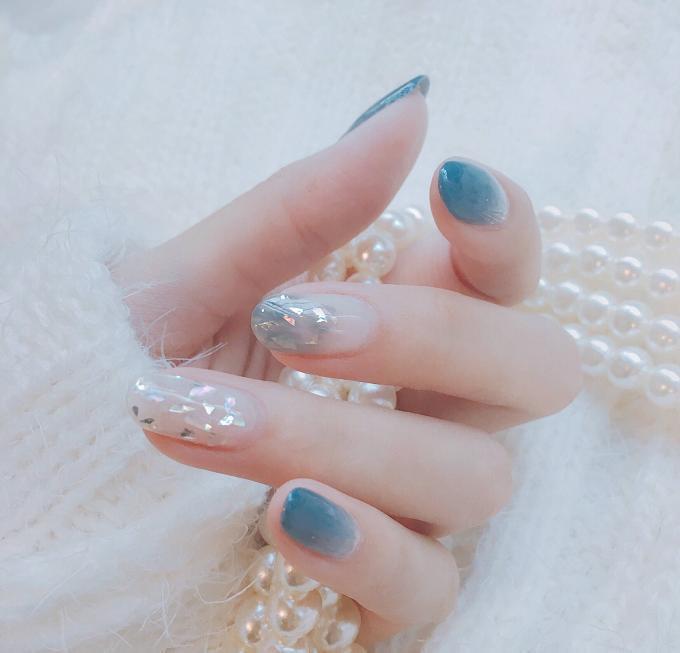 晕染蓝色美甲教程,仙气美甲晕染款式