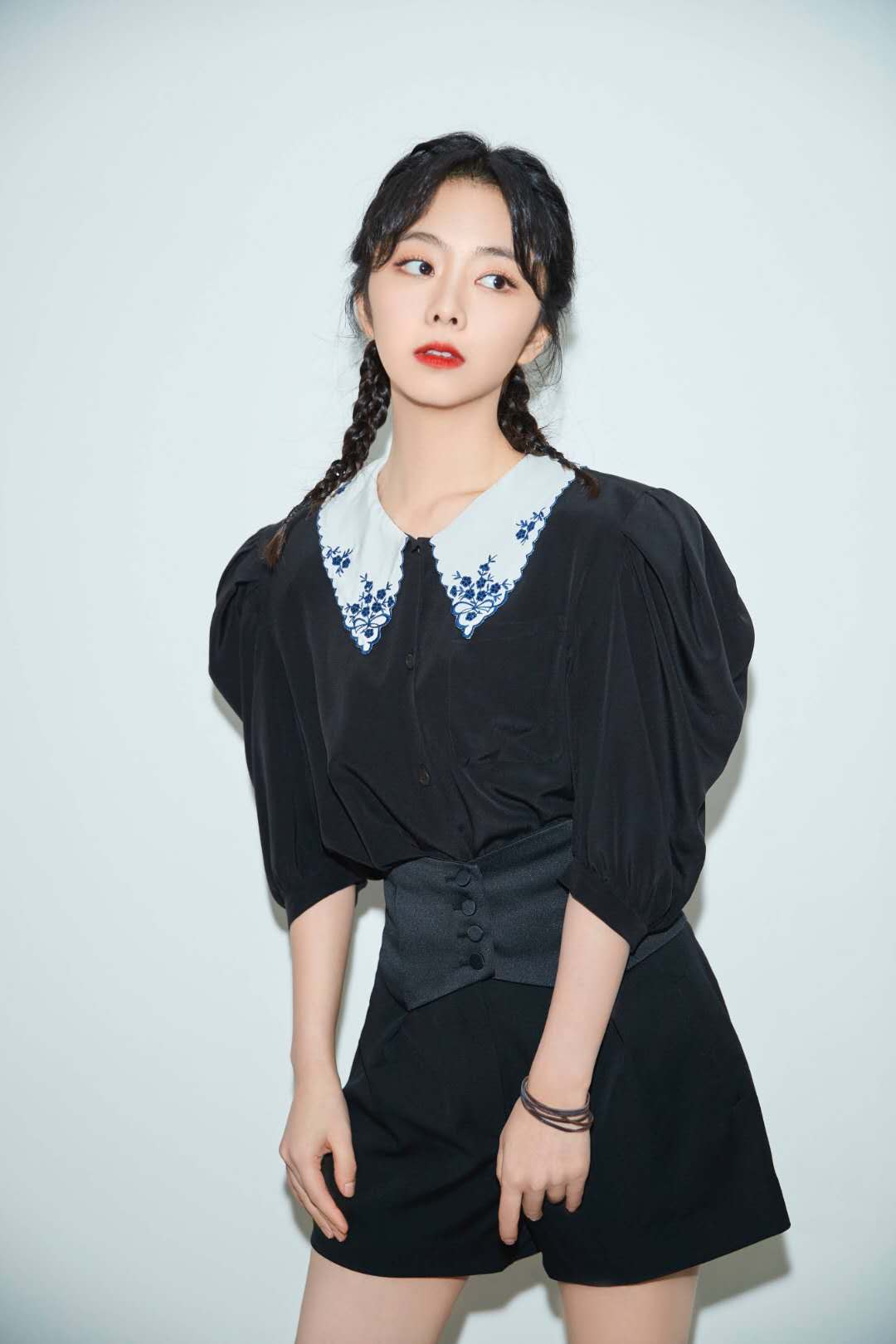 大饼脸剪个短发,大饼脸剪刘海好看