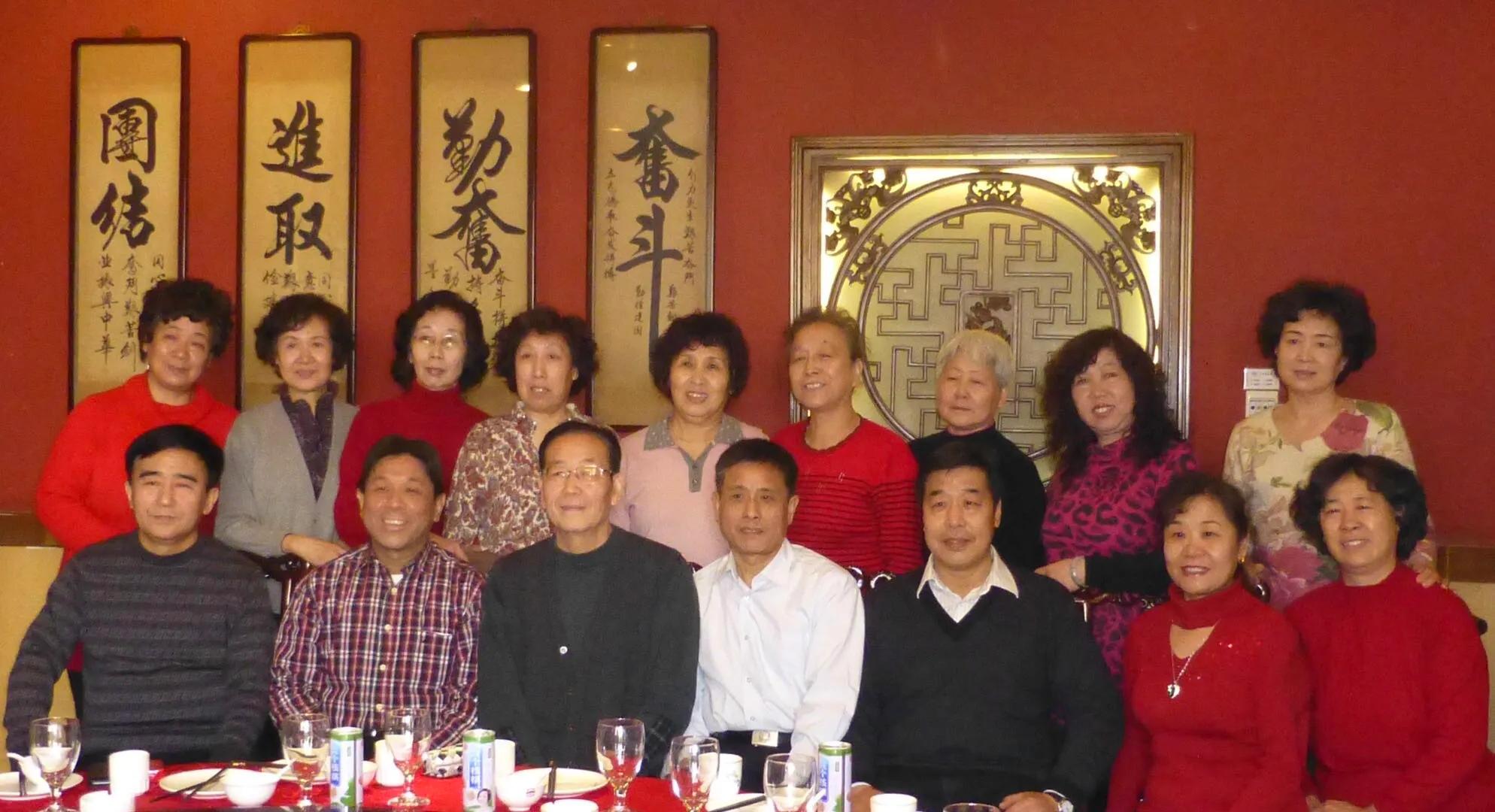 语文班主任侯老师,班主任侯老师讲课视频