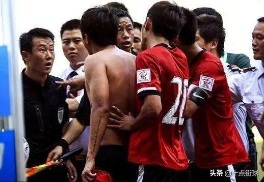 中国中甲职业足球运动员收入,中国足球中超球员年薪