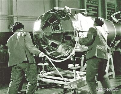 中国是怎么从一穷二白发展至今的,在中国一穷二白的时候的科技发展