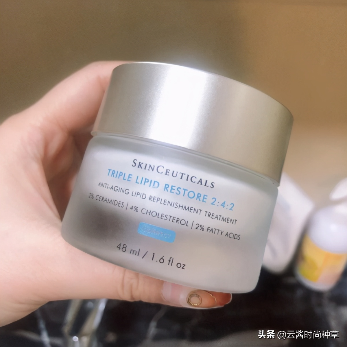 护肤中如何使用雅诗兰黛小棕瓶,雅诗兰黛小棕瓶适合搭配的面霜