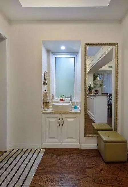 我家130平的大房子，洗脸台设计在入户玄关，特别棒