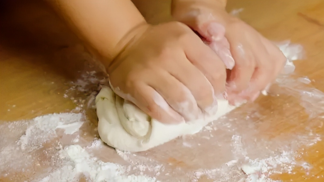 做花卷没有酵母粉使用碱可不可以,酵母粉蒸花卷需要注意什么