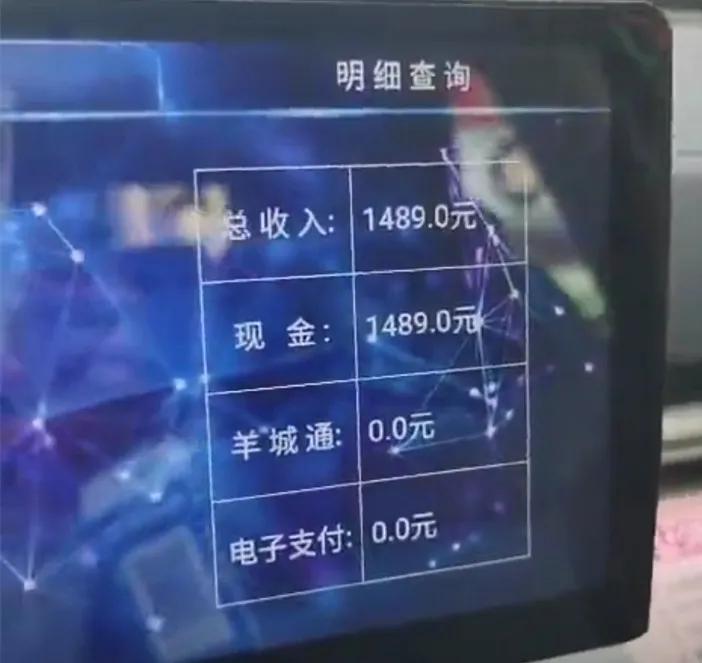 其实现在开出租车，月入过万并不难