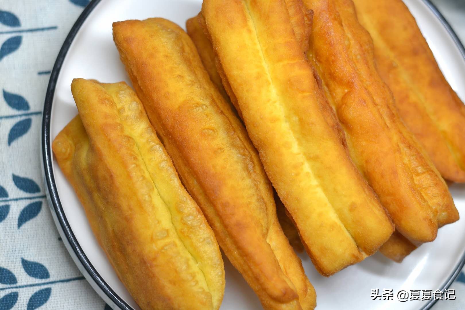 炸好的油条如何保持松软,在家炸油条怎样使油条更蓬松
