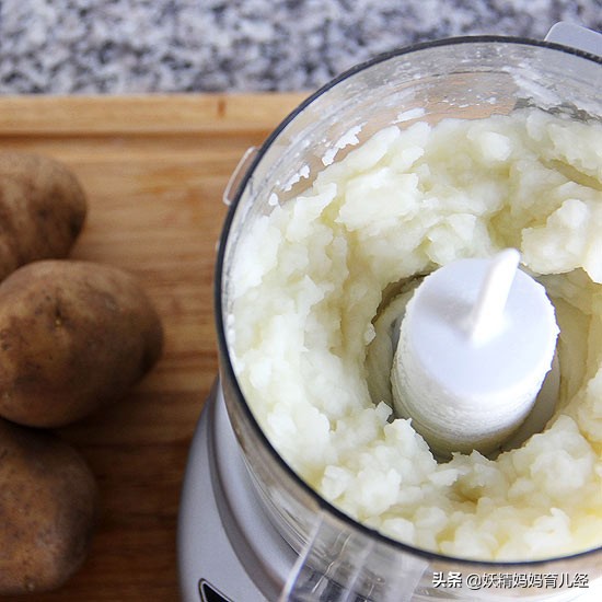 7个月宝宝辅食含铁钙,7个月宝宝吃什么辅食补铁补锌