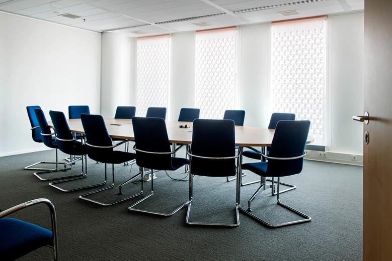 设计师用“纸”做了互动体验式墙纸！网友：不错哦，两天就坏了吧