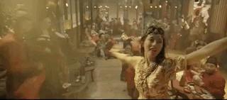 单边耳饰的戴法,耳挂流苏耳饰正确戴法