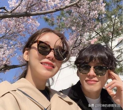 情侣在一起腻了怎么办,情侣在一起久了很腻怎么办