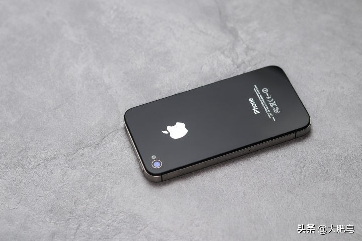 「怀旧向」iPhone4s老机新聊，你还记得曾经的“黄金尺寸”吗？
