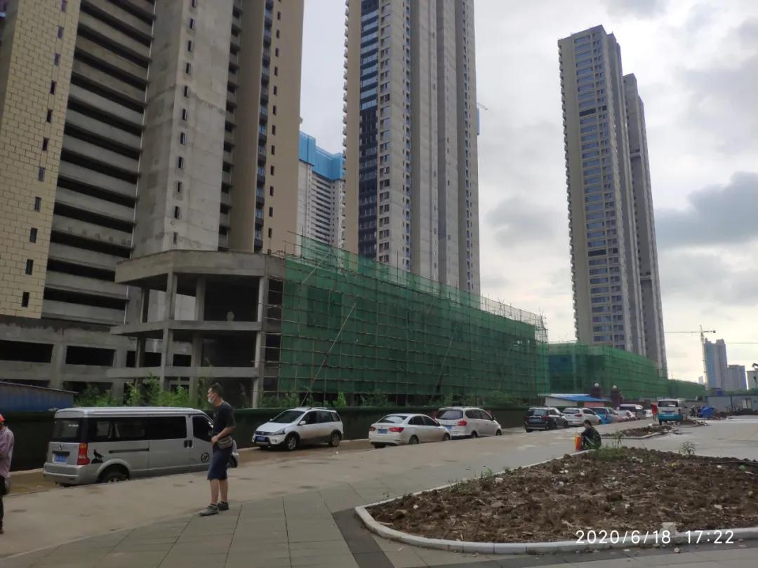 这样的社区底商，太过于真实