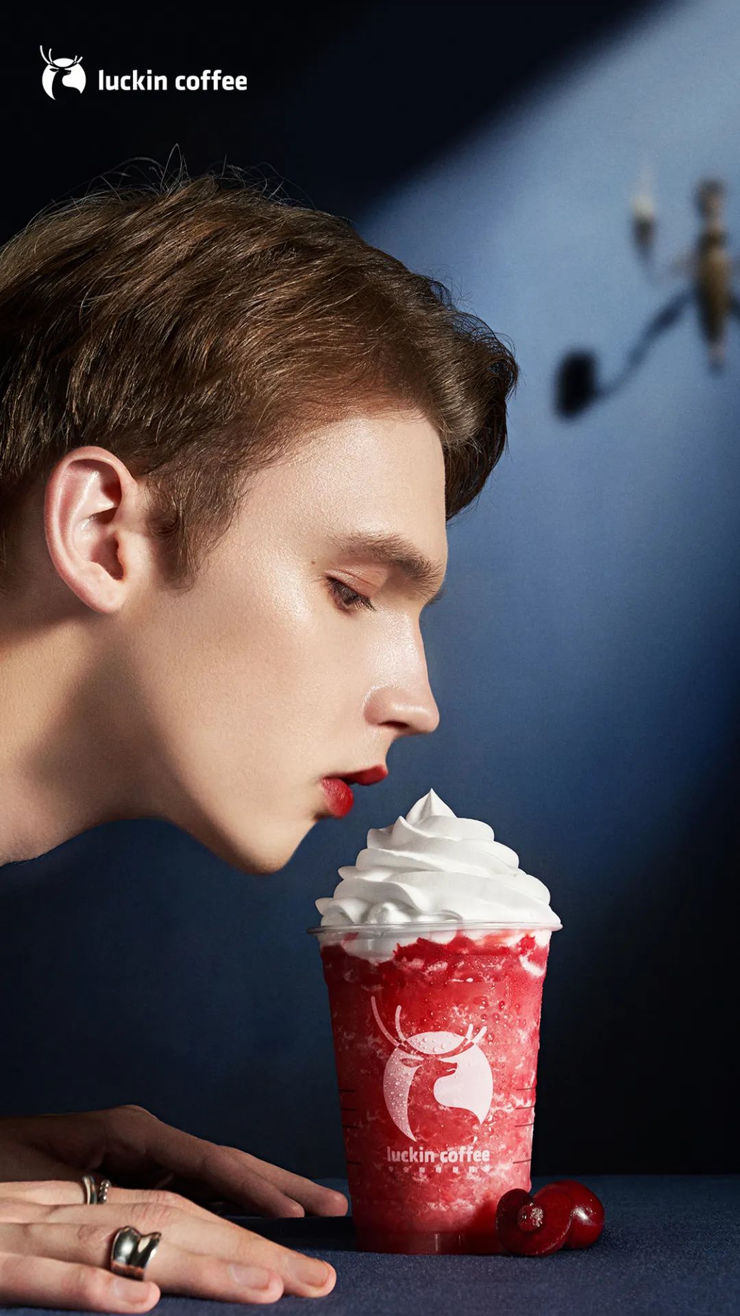 瑞幸颜值天花板回归了,瑞幸到底是元气满满还是啪啪打脸