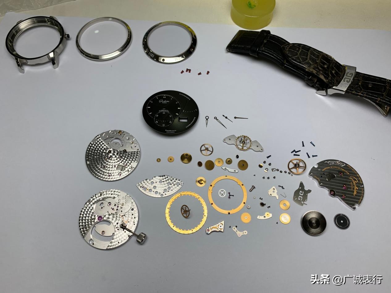 格拉苏蒂十万左右,美度手表值得修吗