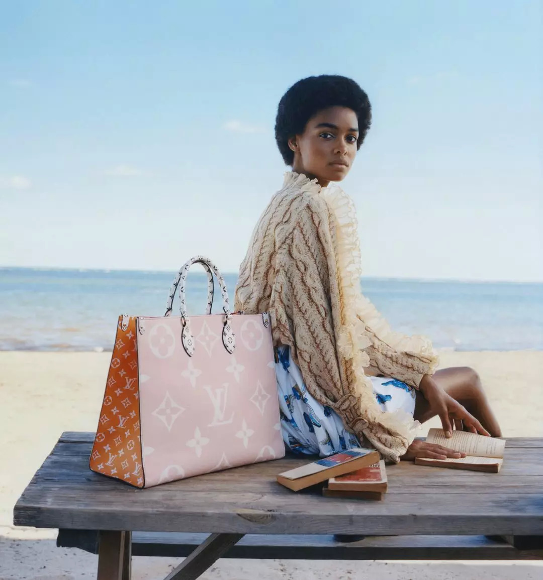 今年最流行最实用最能装的包包……竟然是购物袋？