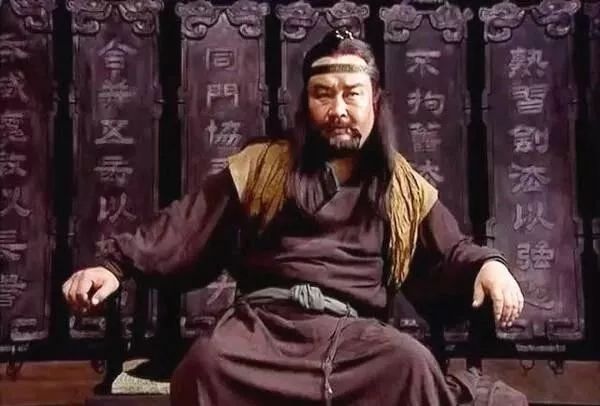 左冷禅综合实力堪称笑傲正派前三甲，五个论点分析给你听