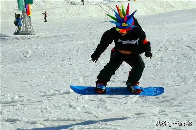 七彩太行云上滑雪场滑雪攻略,念皇雪山