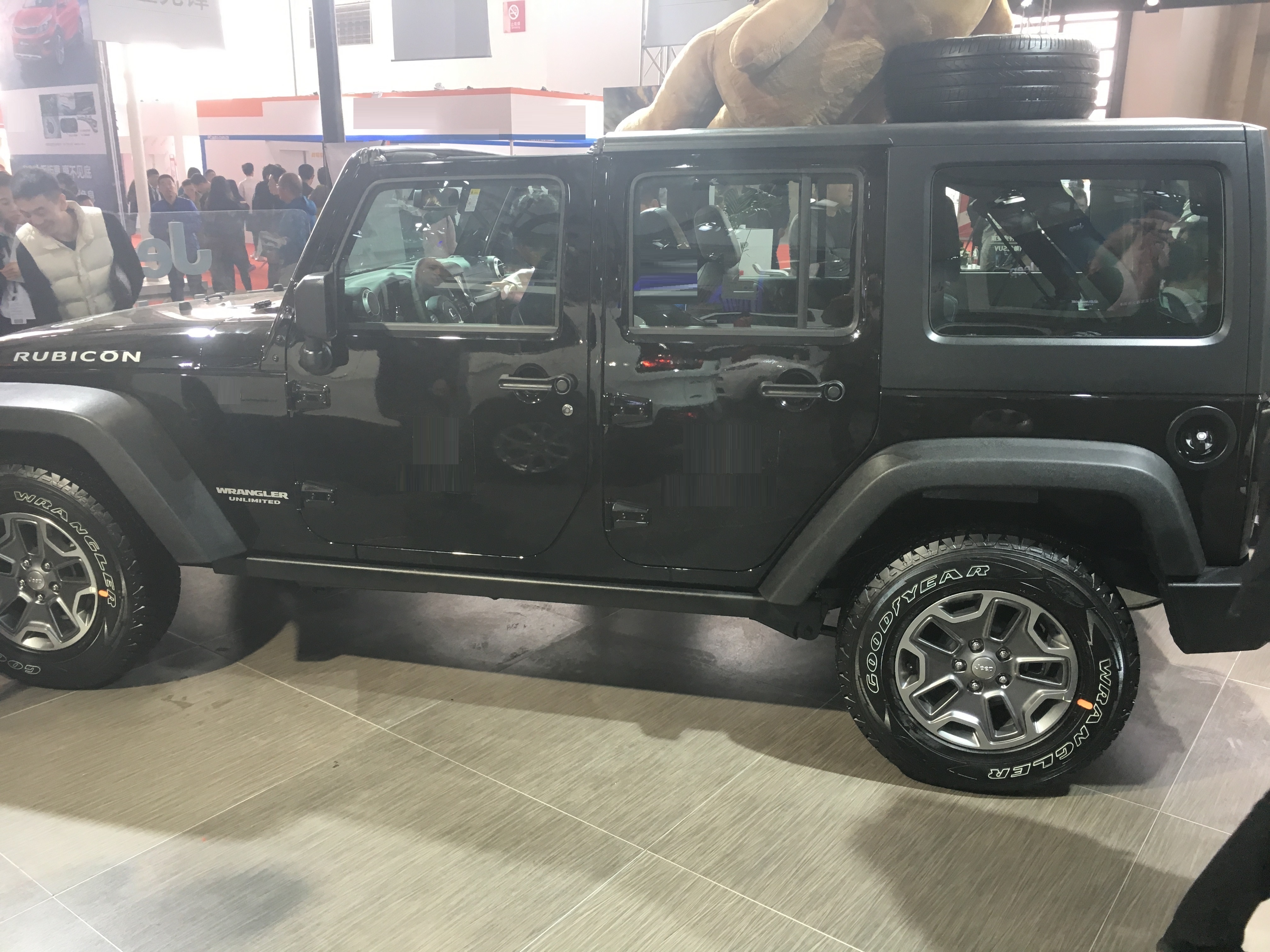 为情怀买单,20多万买二手车,Jeep大切诺基与牧马人怎么选?