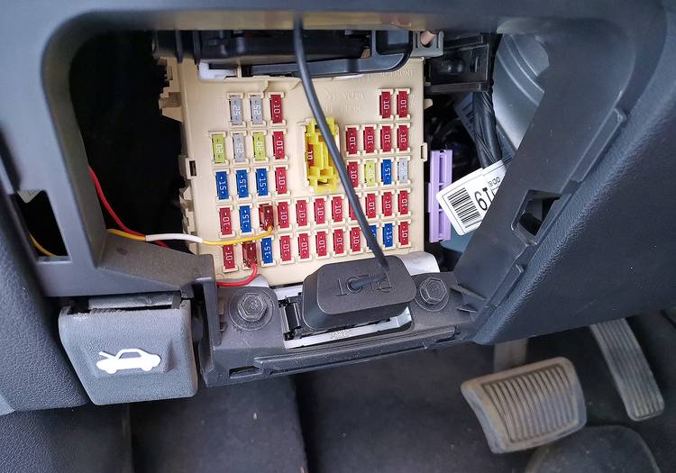 百路达HUD:听歌追剧看小猪佩奇?这才是车载导航的正确打开方式