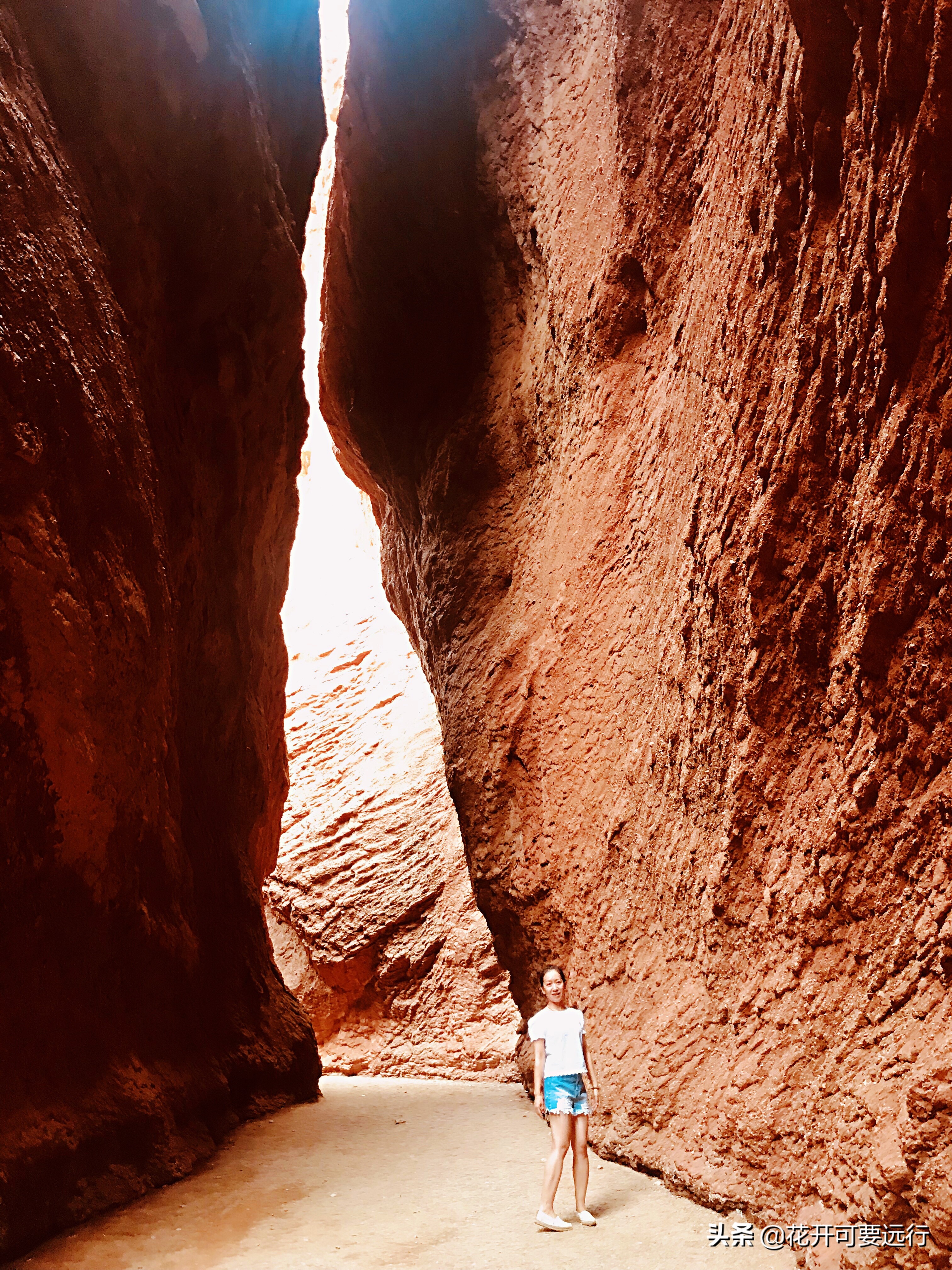 天山库车大峡谷风景,新疆库车神秘大峡谷视频