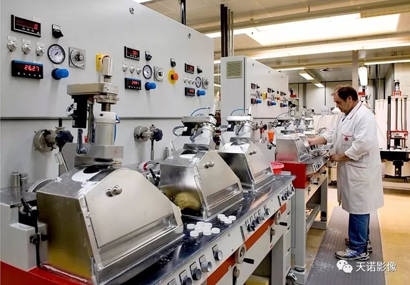 徕卡m50mm镜头哪个值得购买,徕卡m135mm定焦镜头怎样