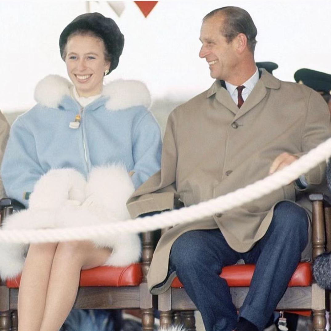 英国亲王菲利普亲王年轻时,英国公主和菲利普亲王