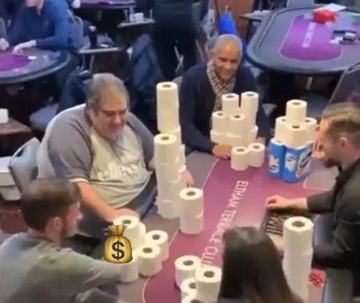 一卷纸换一双AJ，在美帝拥有纸巾的人有多“嚣张”