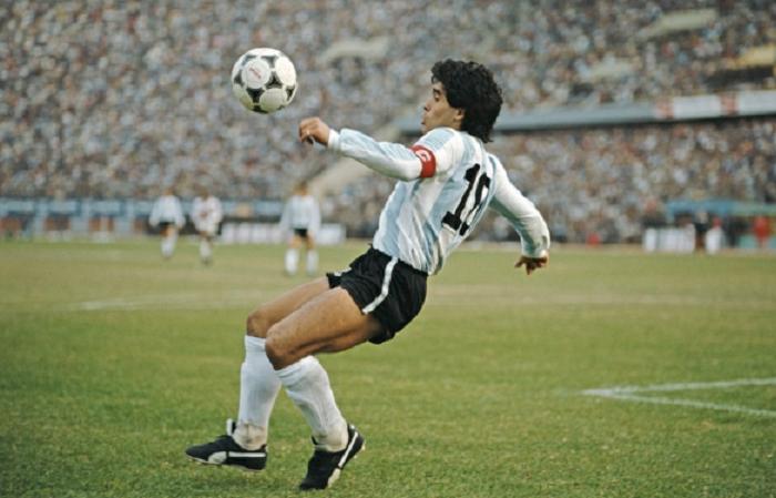 世界足球最伟大的十个球员,史上最伟大的100名足球运动员